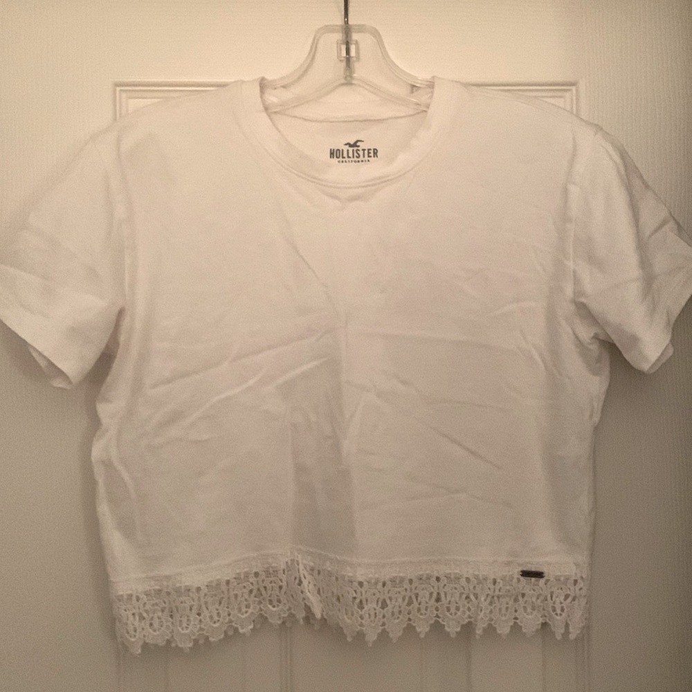Hollister crop tee. Size XS